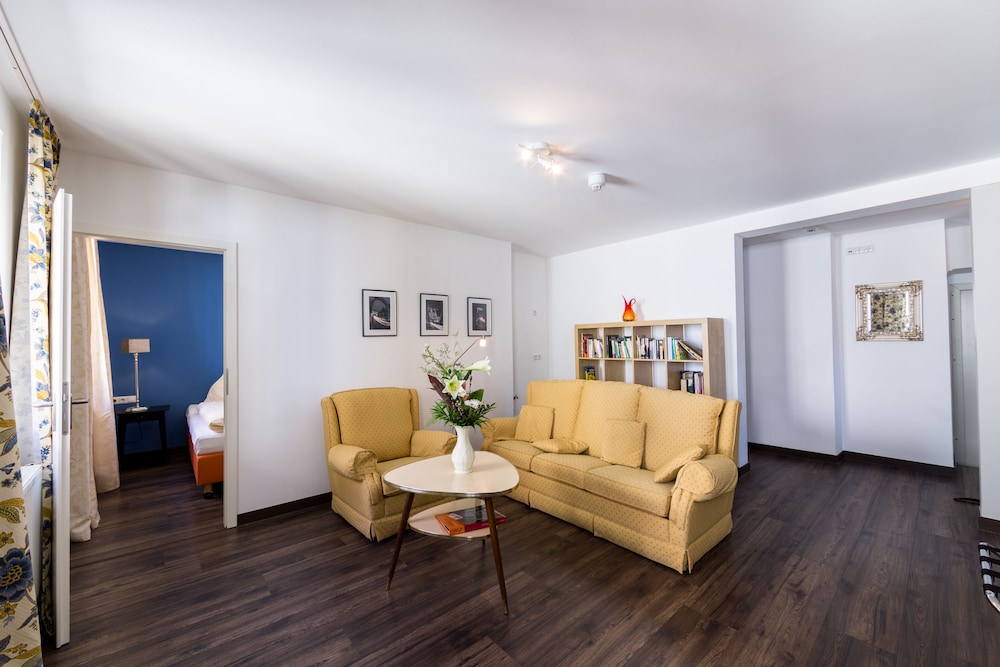 Hotel Goldener Hirsch 30/50