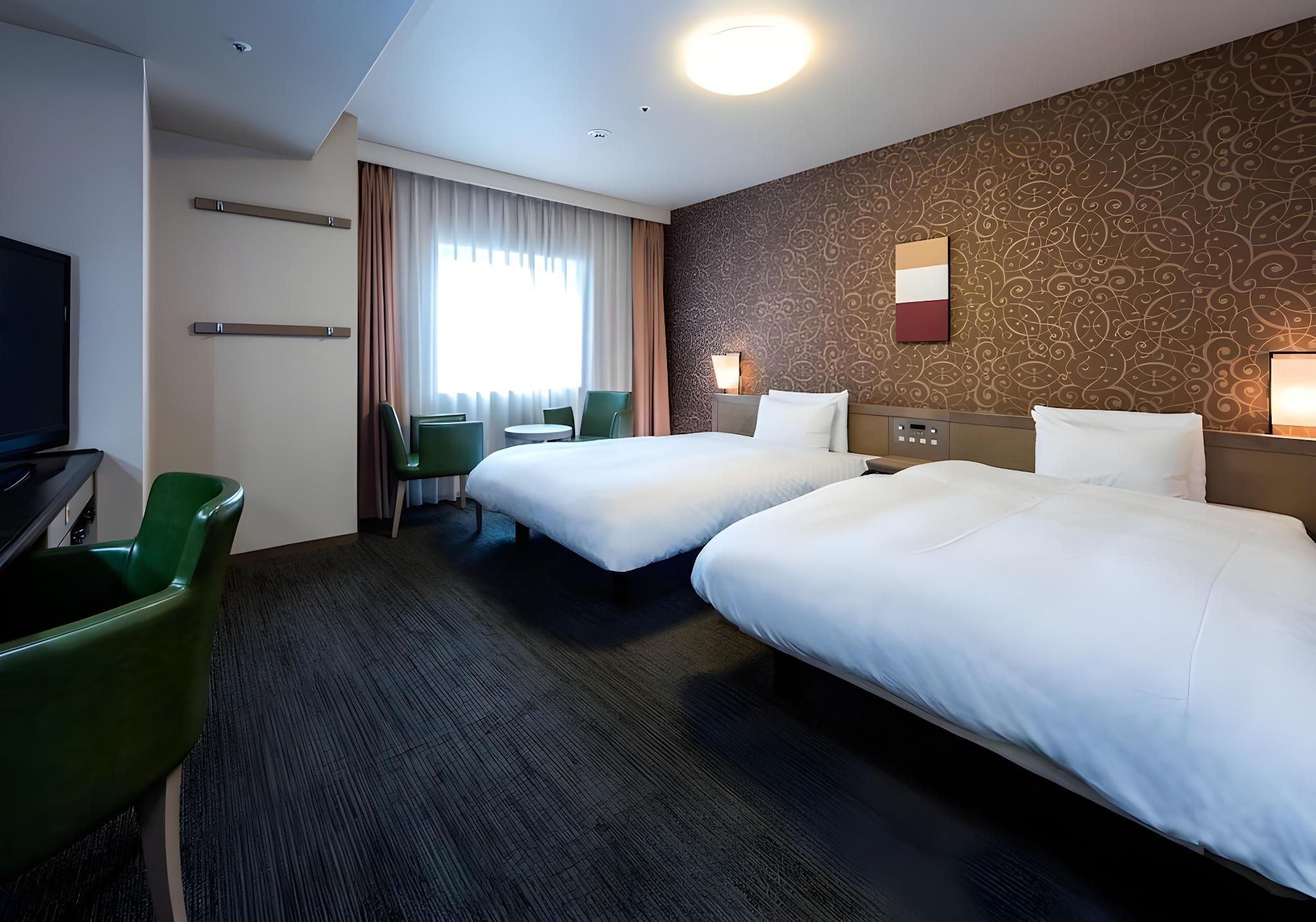 UNIVERSAL, TWIN BEDS