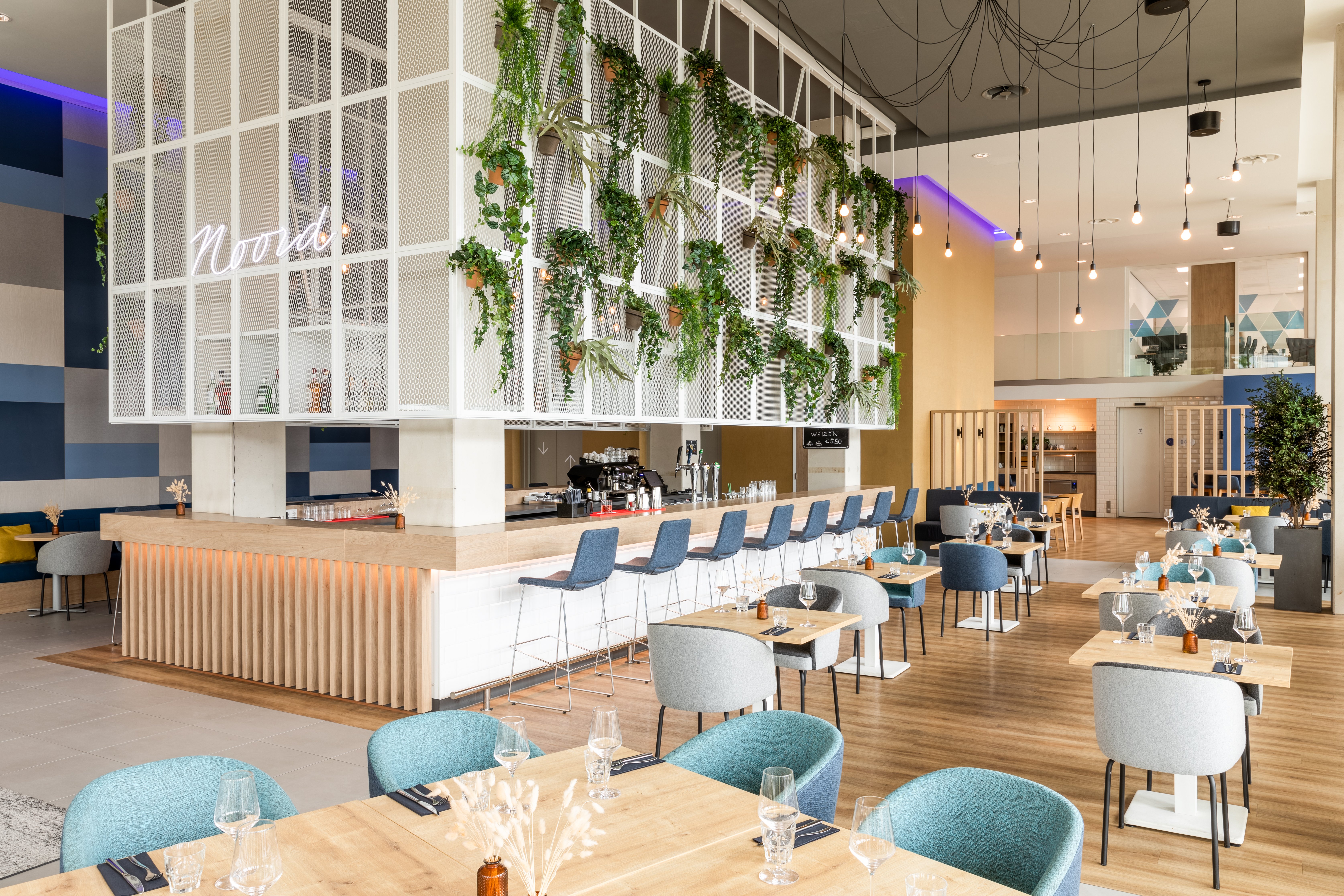Holiday Inn Express Amsterdam - North Riverside by IHG 58/70