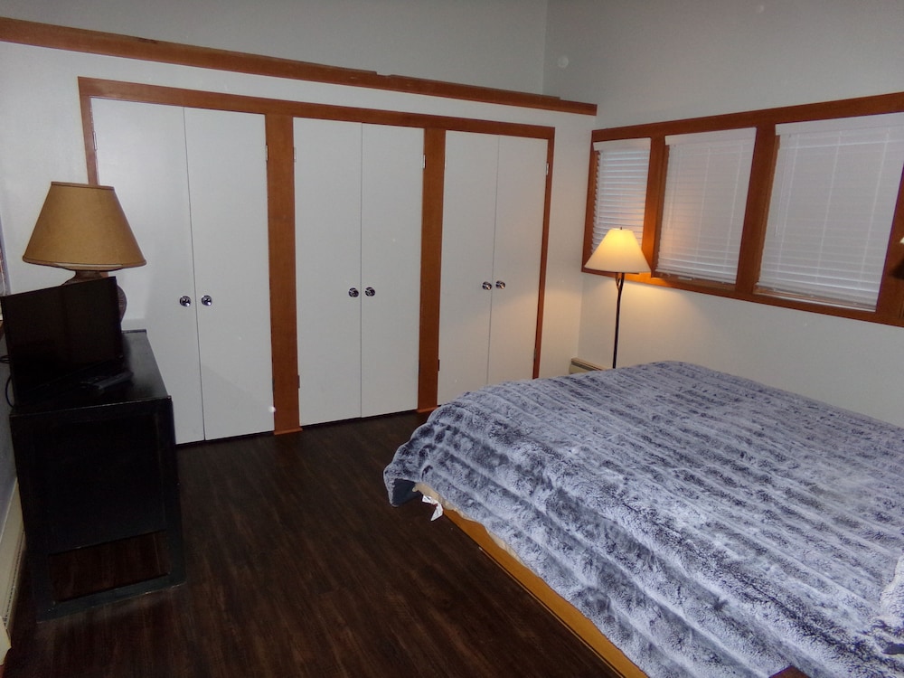 Tennis Townhome 2 Bed 2 5 Bath 11/50