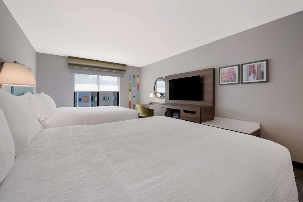 A Victory Hotel and Suites 41/60