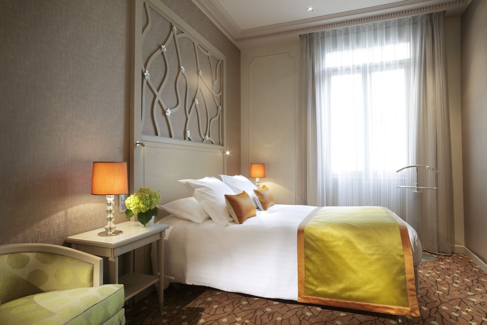 Hotel Rochester Champs-Elysees 16/68