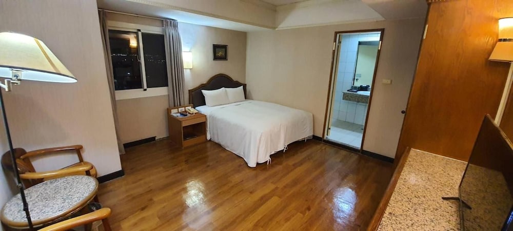 TAPENG BAY HOLIDAY HOTEL 46/52