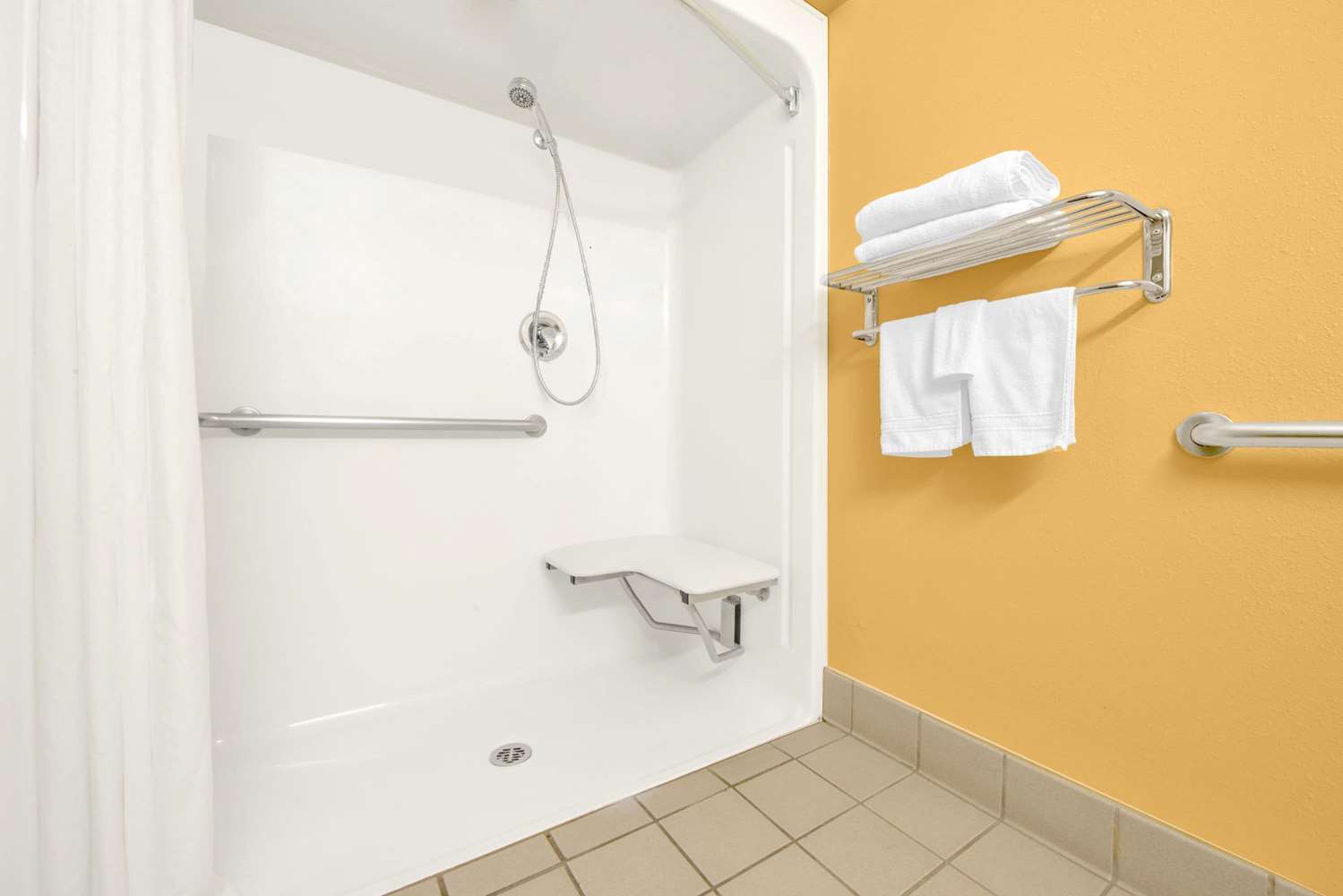 Microtel Inn & Suites By Wyndham Amarillo 18/19