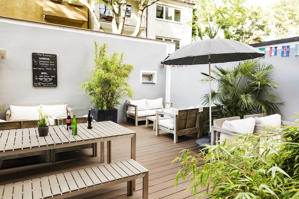 Five Reasons Hotel and Hostel 34/50