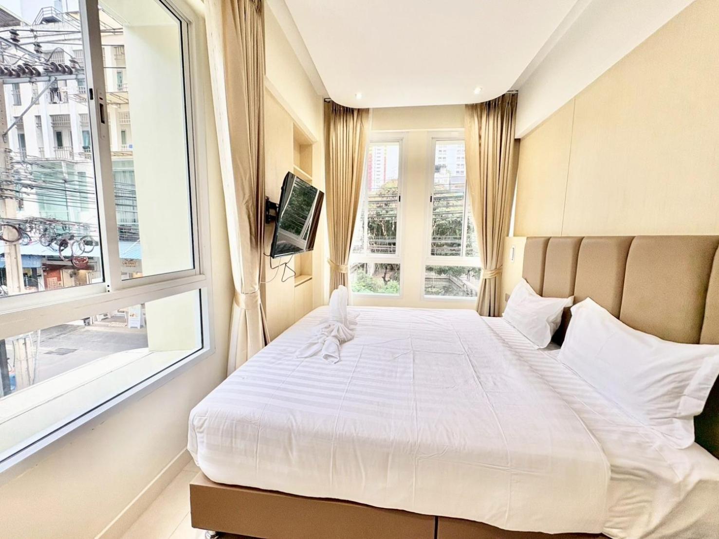 ABC QQ Hotel 8/38