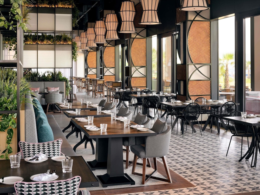 Movenpick Resort Al Marjan Island 30/42