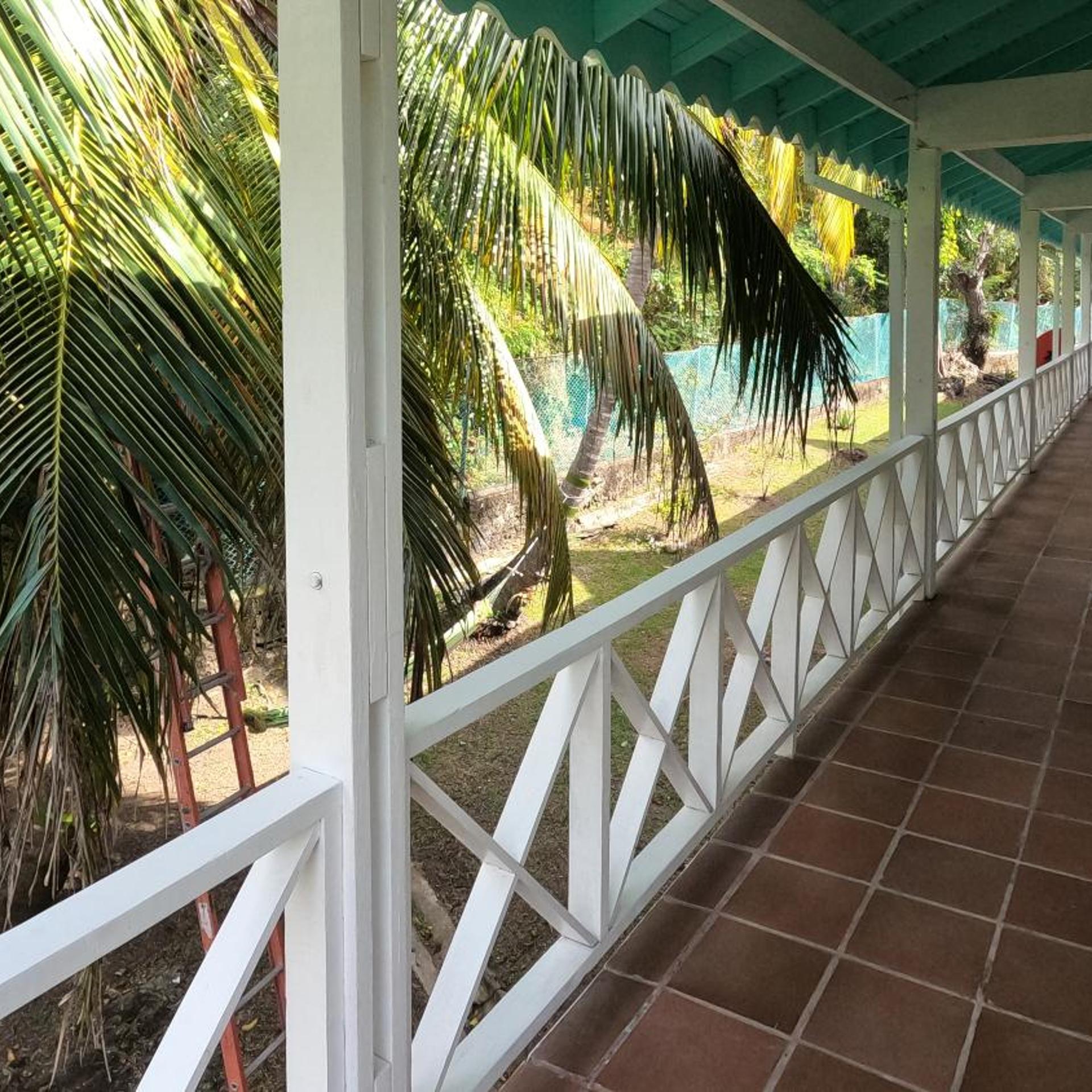 South West Bay Cabanas 4/50
