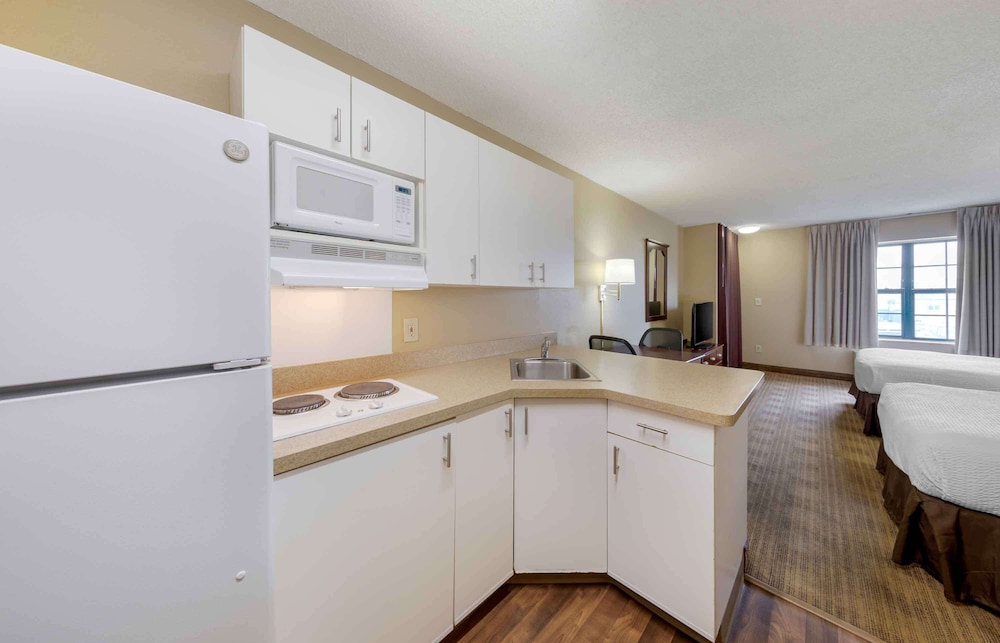 Extended Stay America Suites Orange County Huntington Beach 26/35