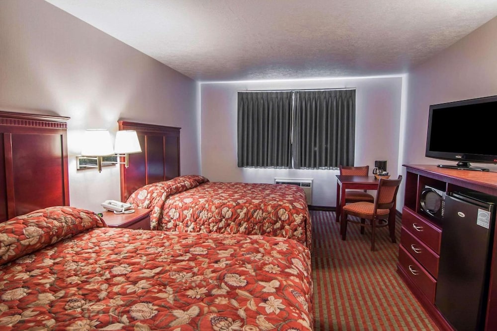 Bridgeway Inn & Suites Sublimity 15/41
