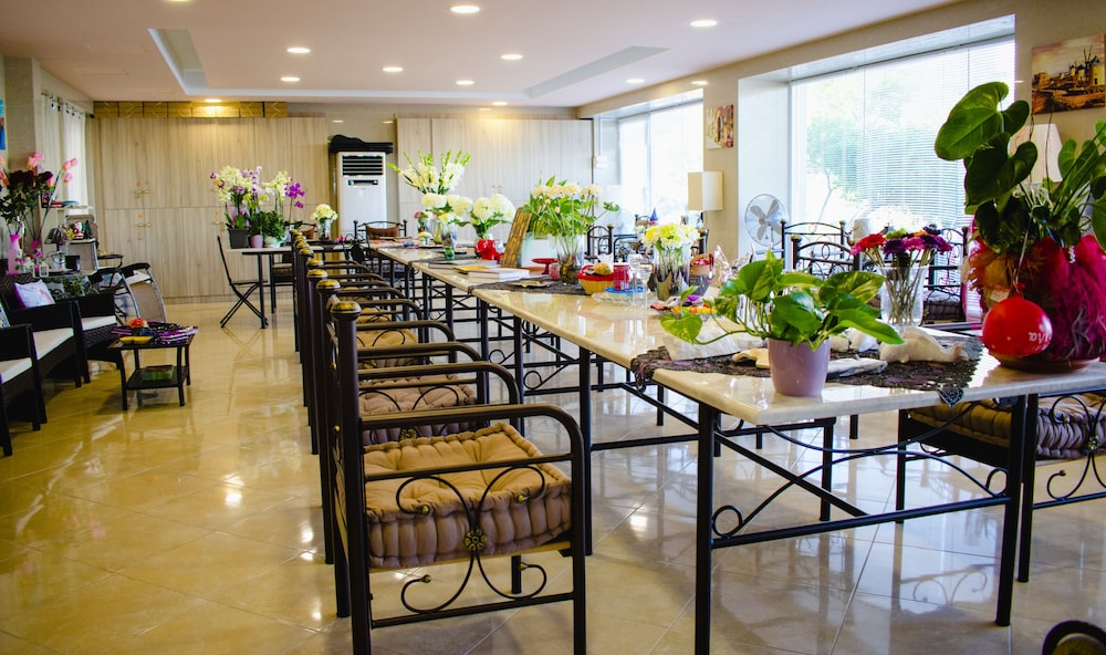 Nikolakakis Rooms Lavrio 50/65