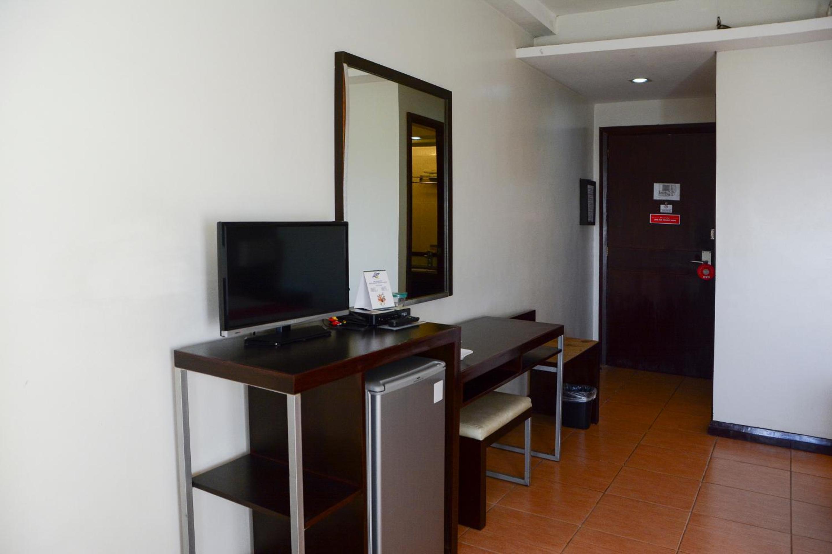 East View Hotel 18/20