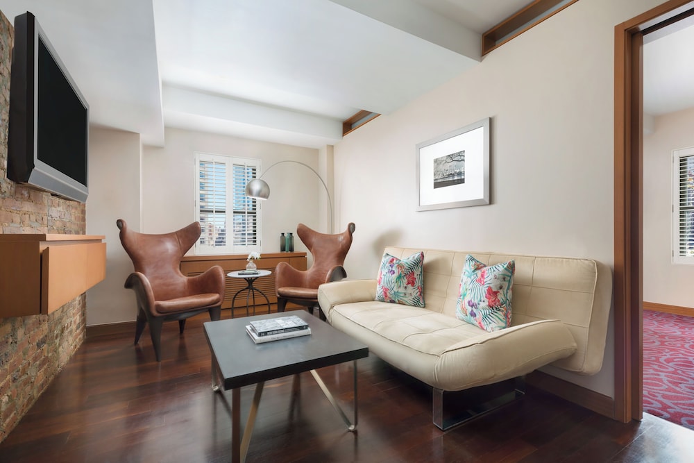 Hotel 57 25/50