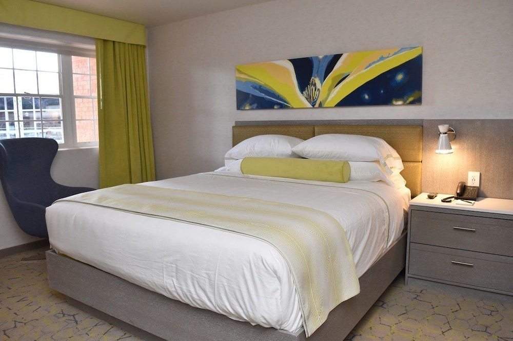 The Fredonia Hotel and Convention Center 7/30