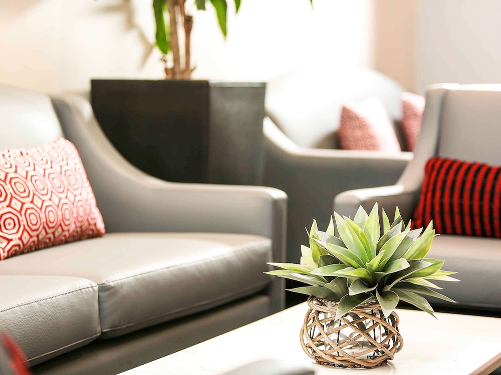 IBIS SYDNEY WORLD SQUARE 30/70