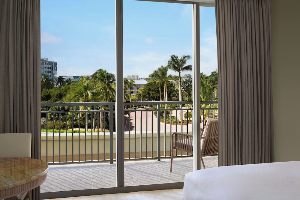 غرفة كلاسيكية بسريرين كوين، The Ritz Carlton Key Biscayne 4/6