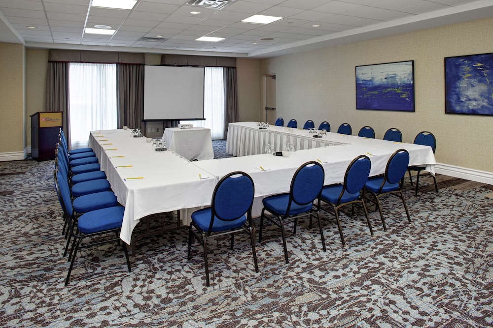 Hilton Garden Inn Toronto/Oakville 36/40