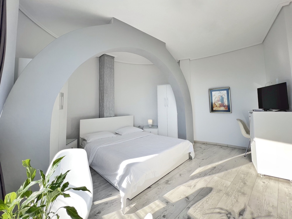 غرفة عائلية رباعية بسرير كوين وسرير بطابقين بإطلالة على البحر بغرفة نوم واحدة، Hotel Joan 3/4