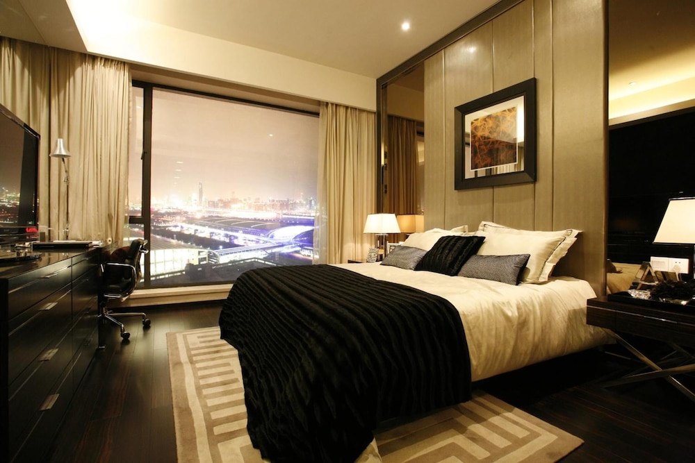 Estay Residence Poly World Trading Center 11/64