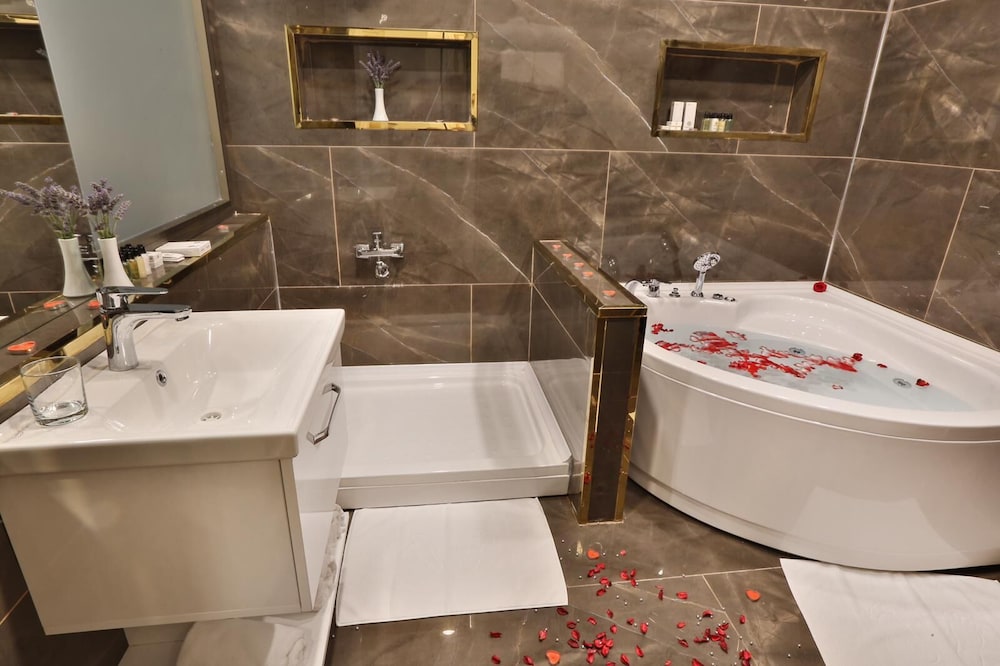 Mesopotamia Garden Hotel 17/19
