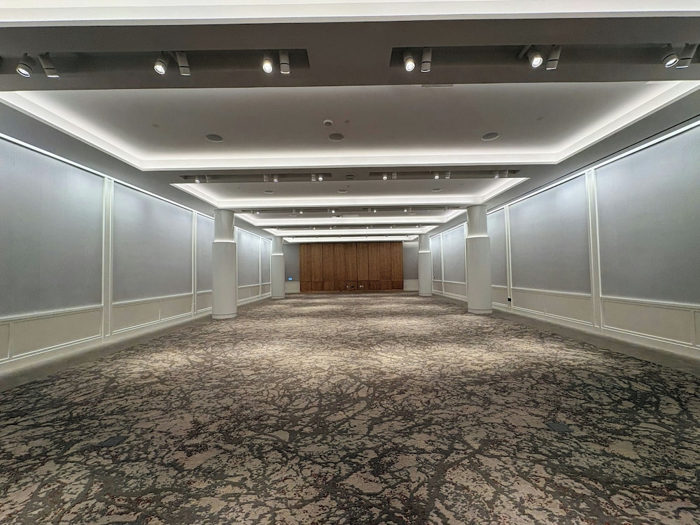 Virginia Guesthouse Hotel and Conference Center 44/50