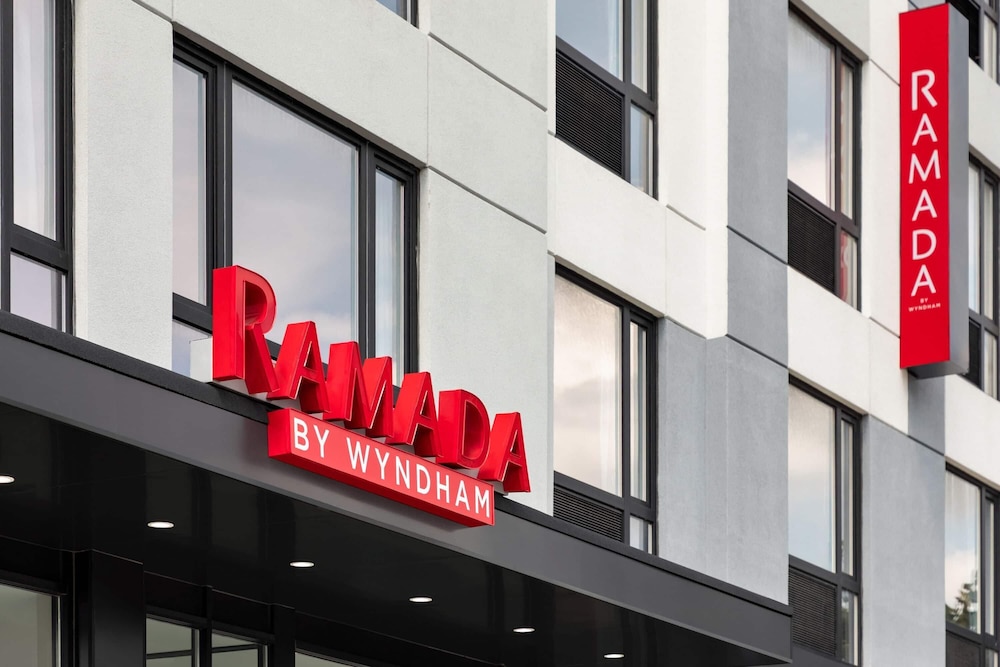 Ramada by Wyndham Brooklyn Empire Blvd photo5