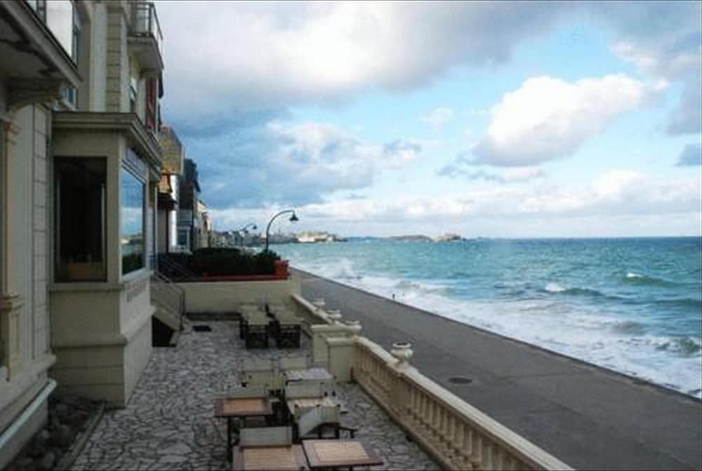 ALBA HOTEL 20/25