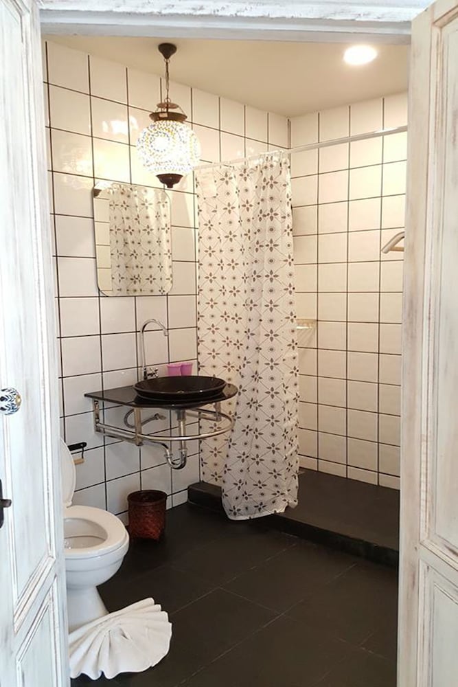 Si Phum Heritage Boutique Bed Breakfast 50/50