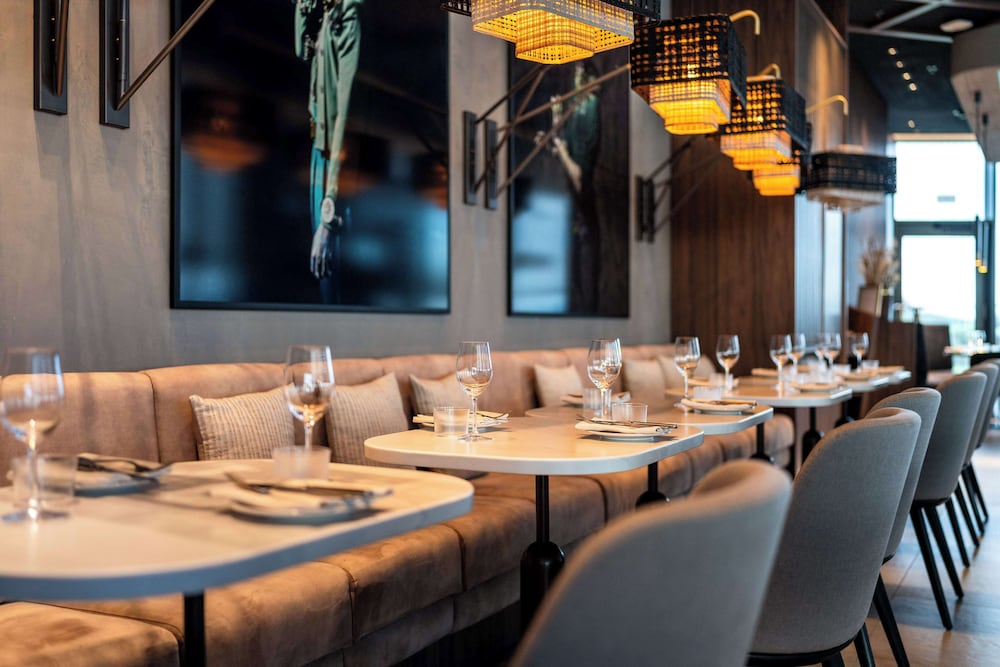 Radisson Blu Hotel at Porsche Design Tower Stuttgart 36/50