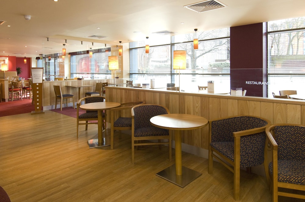 Premier Inn Leicester City Centre (Train Station) 45/56