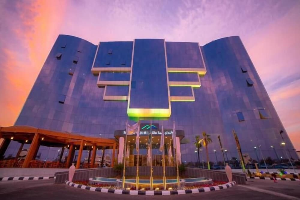 فندق هوليداي فيلا حائل(Holiday Villa Hail) 5/63
