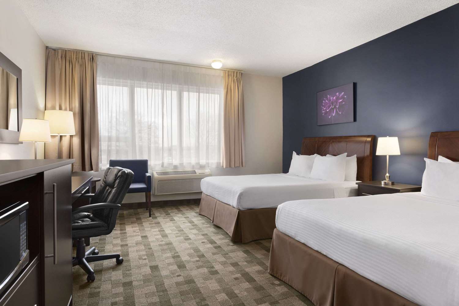 Days Inn by Wyndham Montreal Airport Conference Centre 1/12