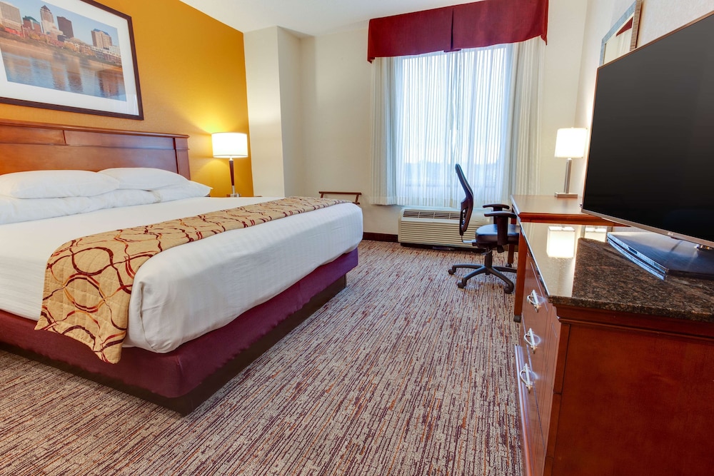 Druri Inn And Suites West Des Moines 8/45