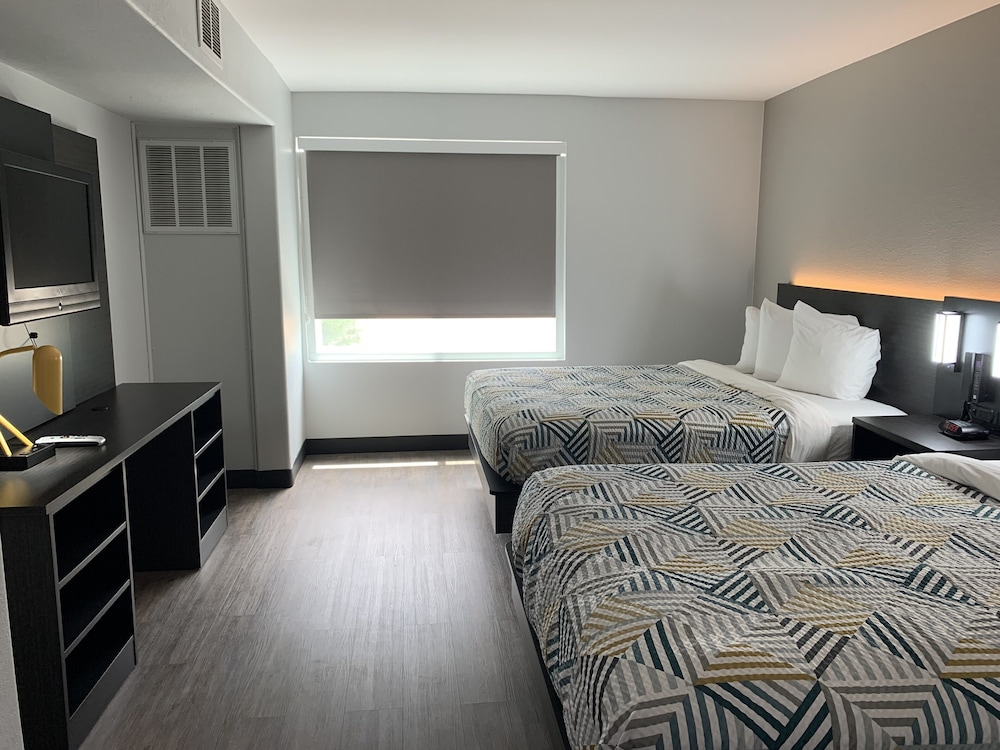 Hawthorn Extended Stay by Wyndham Hobbs 12/50