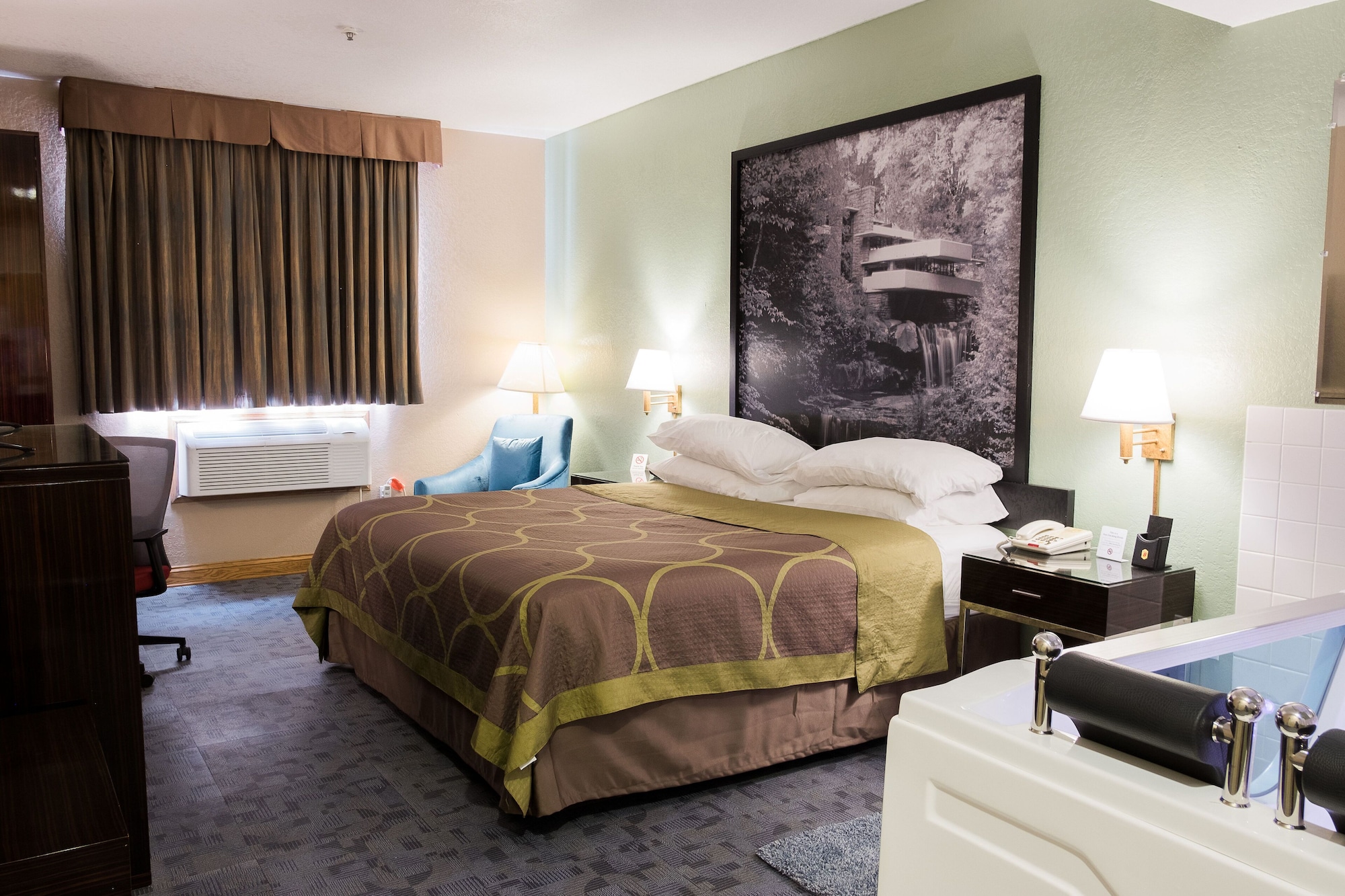 جناح بسرير كينج بحوض جاكوزي، Super 8 by Wyndham Uniontown PA 6/10
