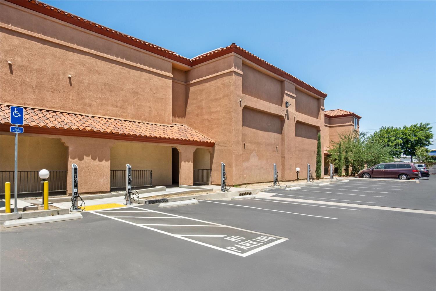 Days Inn by Wyndham Fontana / Rialto 24/34