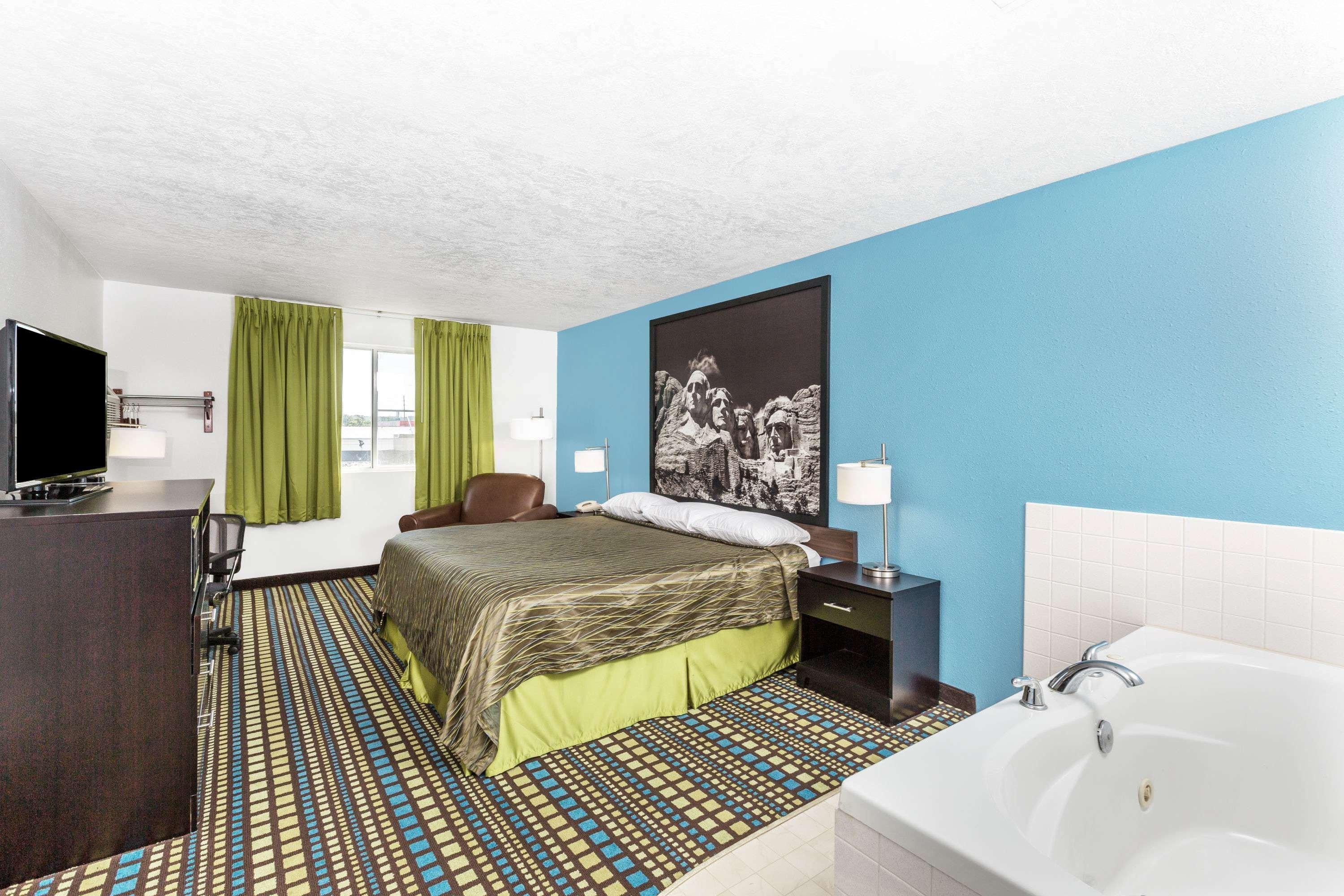 Super 8 By Wyndham North Sioux City 23/34