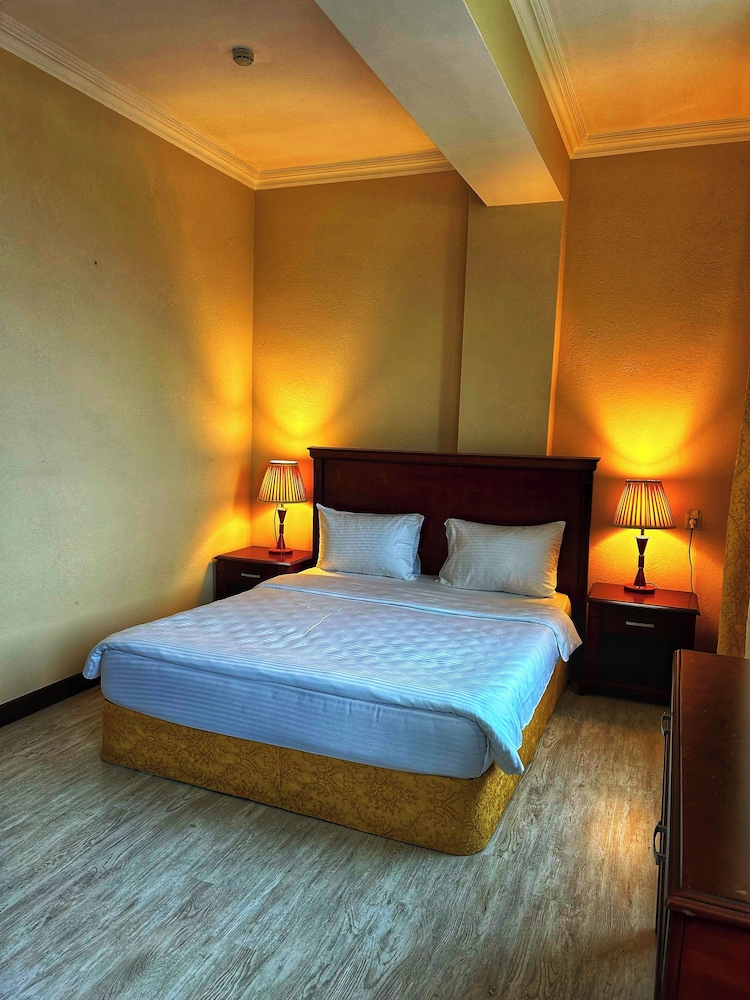 The Crown Hotel 16/50