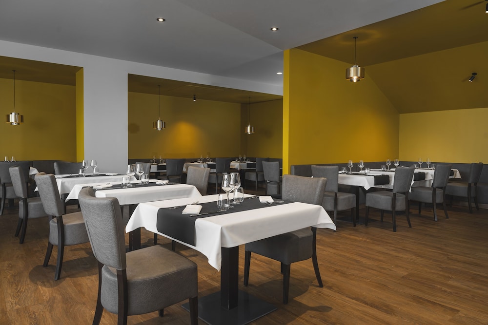The Regent Boutique Hotel & Spa 64/67