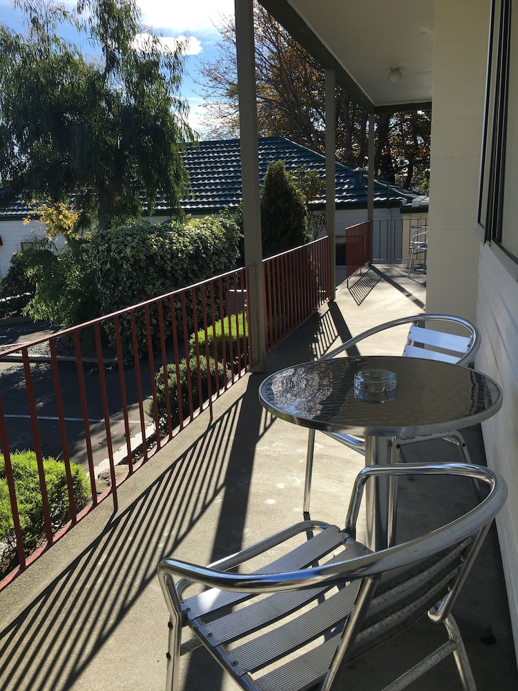 Parklands Motor Lodge 37/65