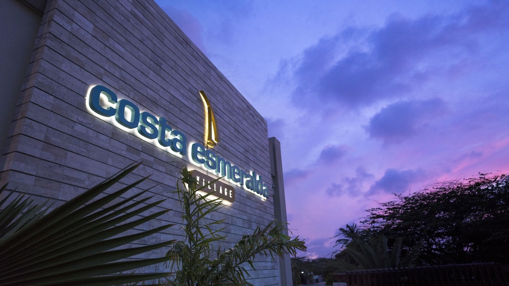 Costa Esmeralda Village 2/50