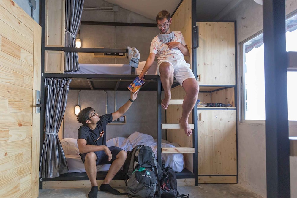 Udonbackpackers Beds And Cafe 12/33