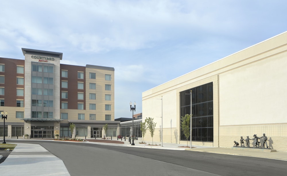 Courtyard Muncie at Horizon Convention Center in MUNCIE - IN
