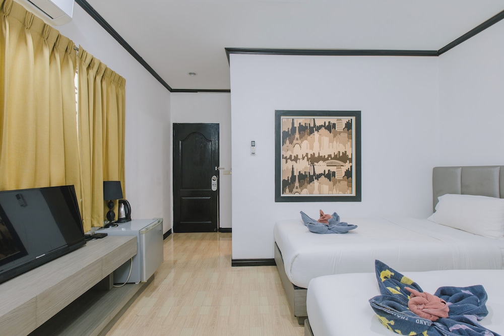 Royal Beach Residence 32/50