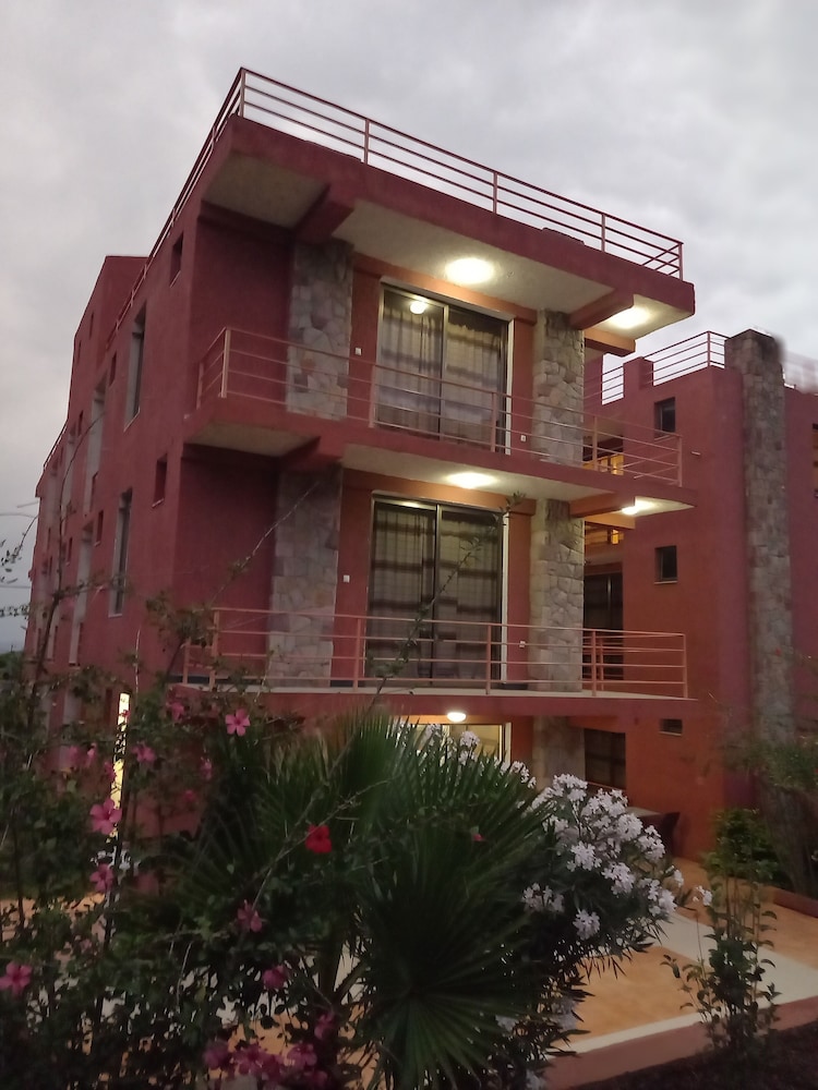 Zan-Seyoum Hotel 5/50