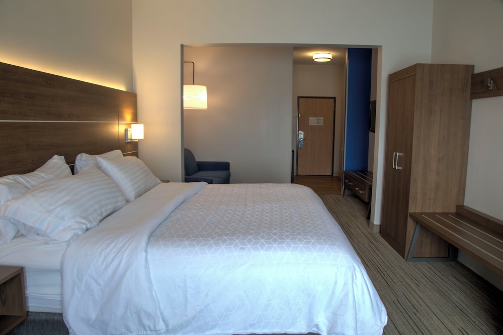 Executive, King Bed, Sofa