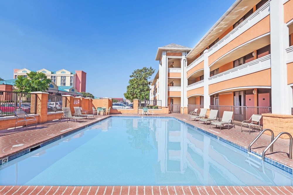 SureStay by Best Western Irving Grapevine DFW North 1/21