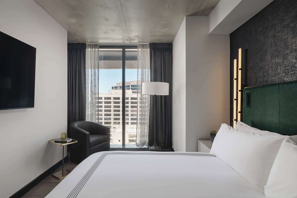 1 Bedroom, Residential, Upper, Suite, King Bed