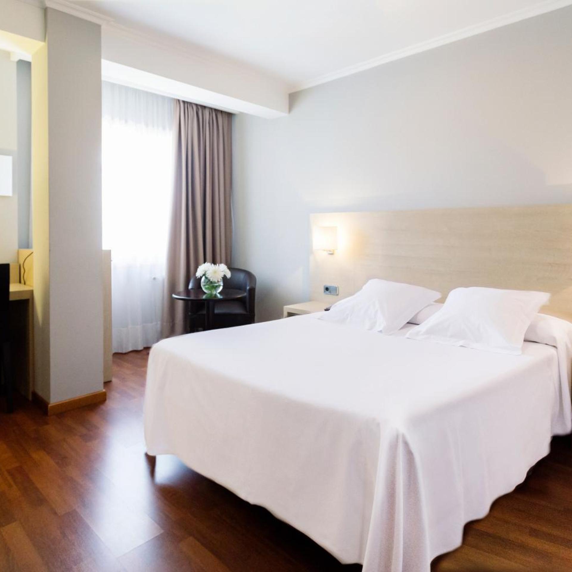 Hotel Valencia Ferrol 12/50