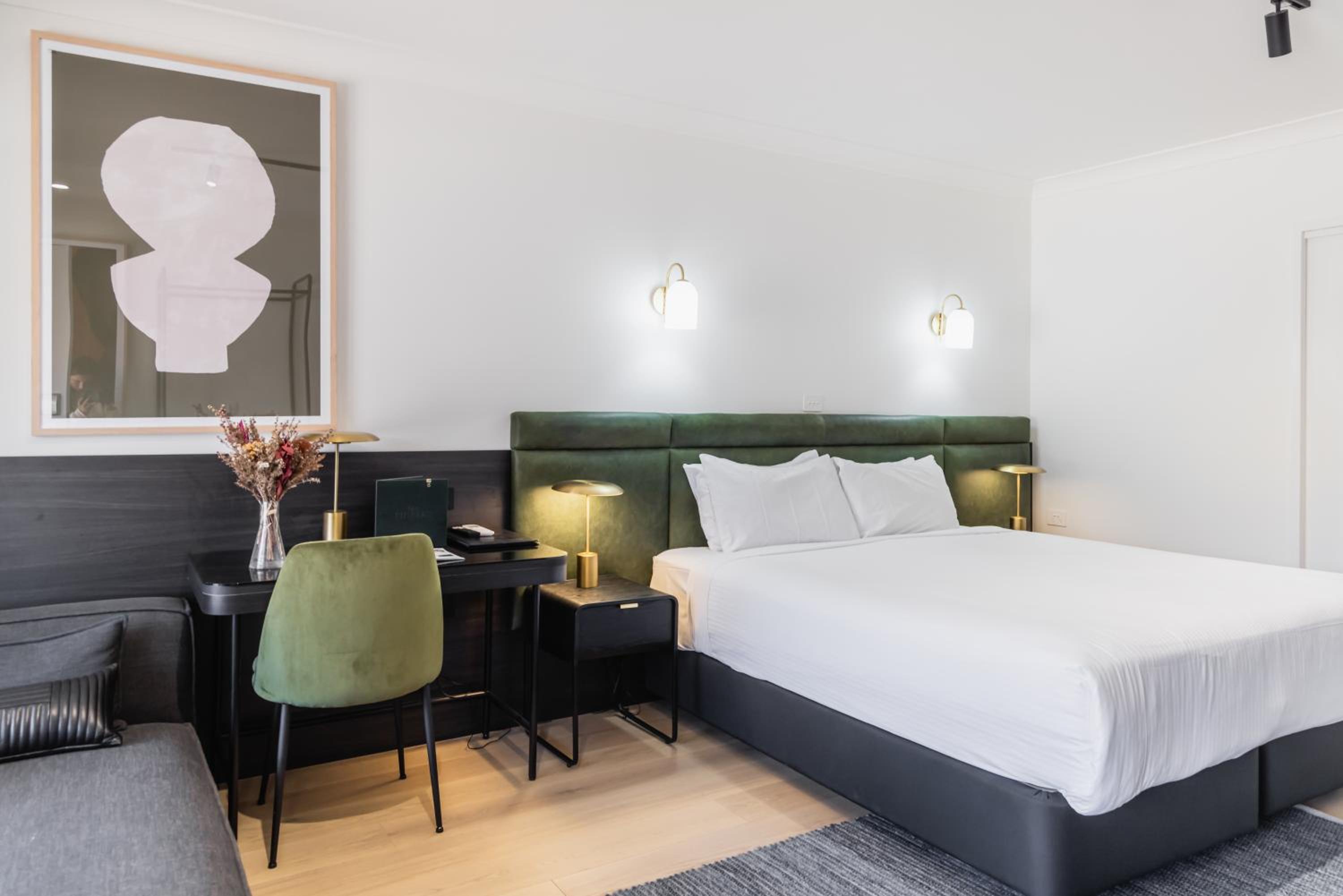 Boutique, King Bed